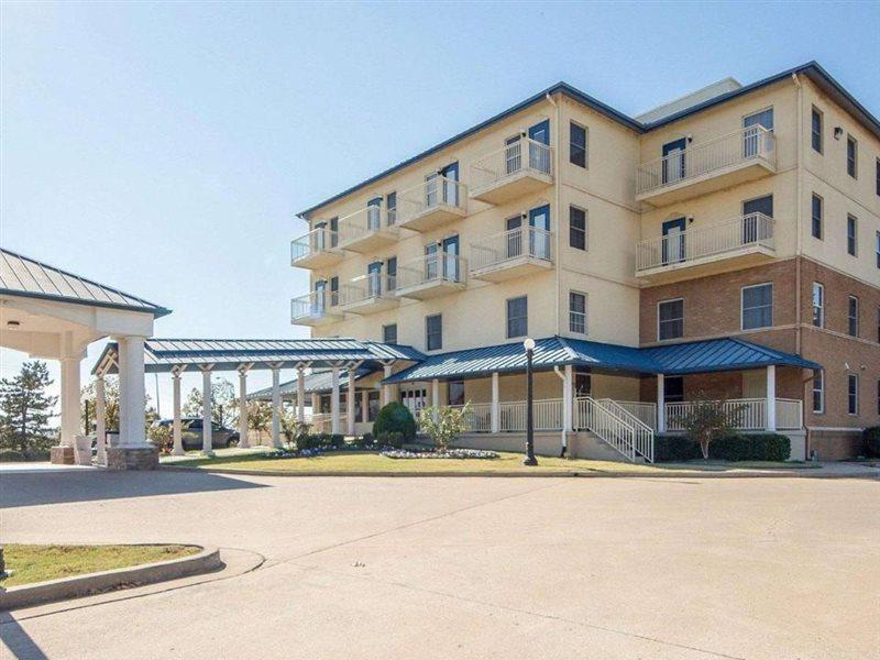 Quality Inn Tulsa-Downtown West Extérieur photo