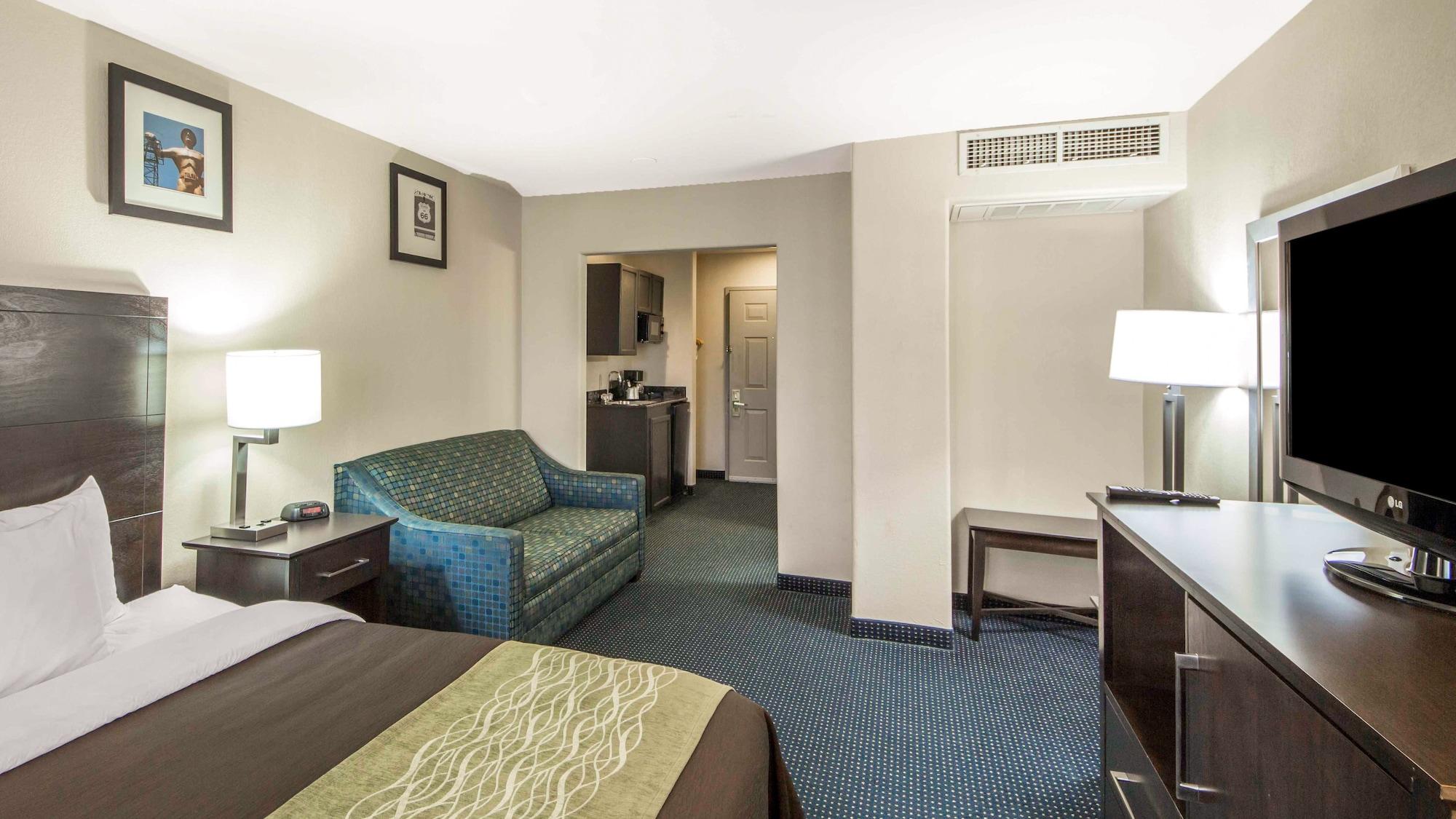 Quality Inn Tulsa-Downtown West Extérieur photo