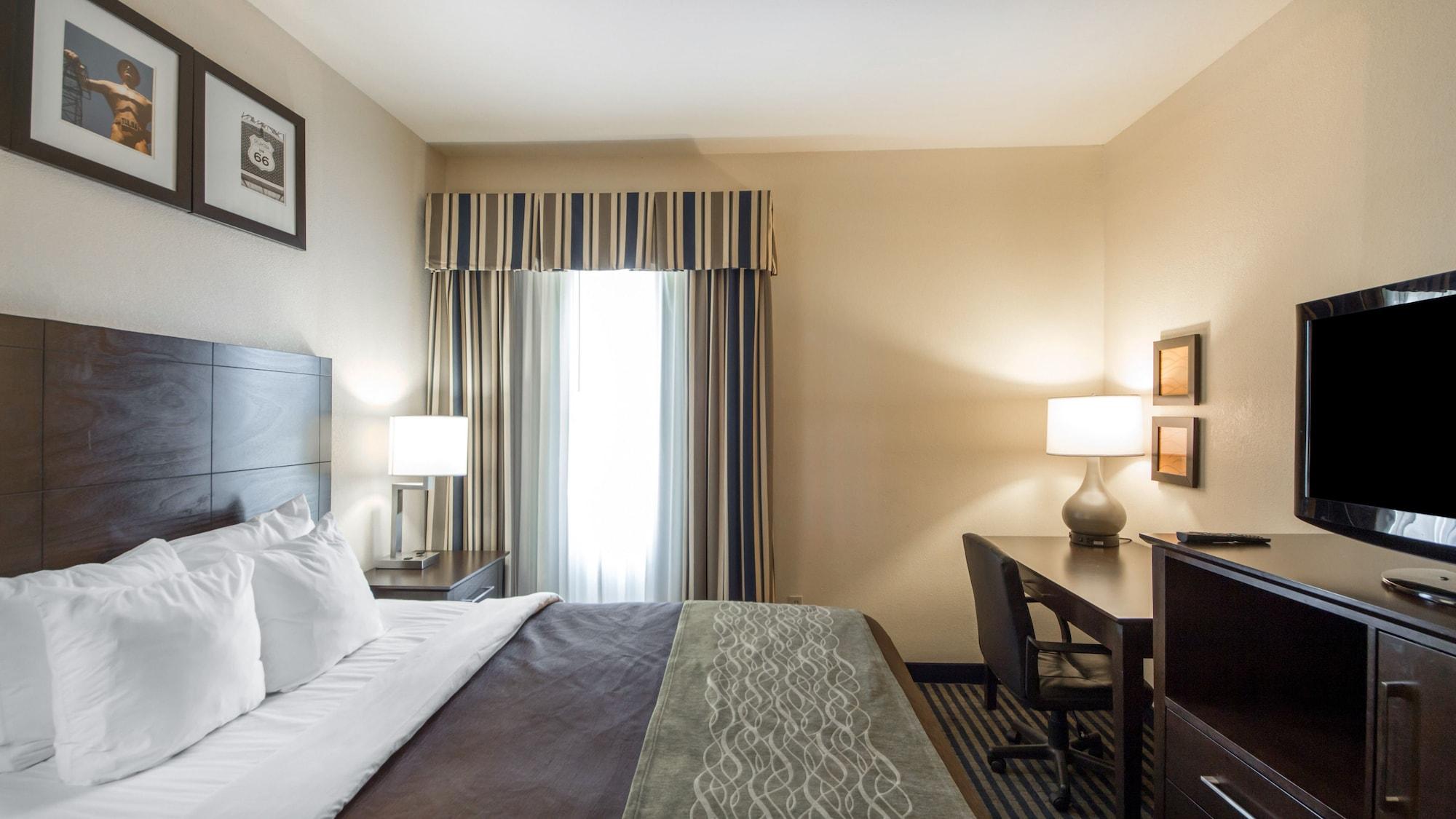 Quality Inn Tulsa-Downtown West Extérieur photo