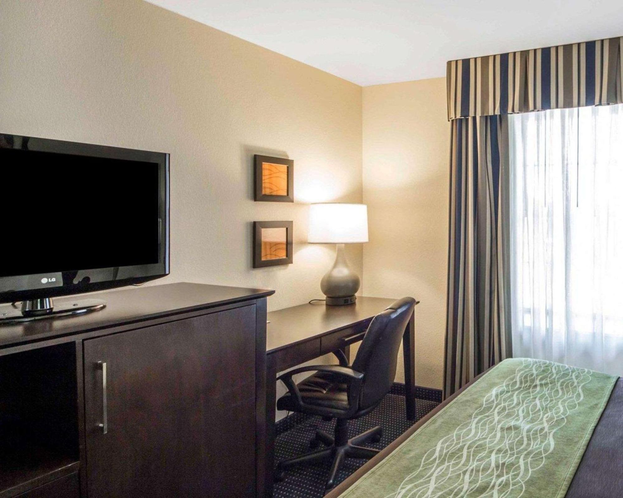 Quality Inn Tulsa-Downtown West Extérieur photo