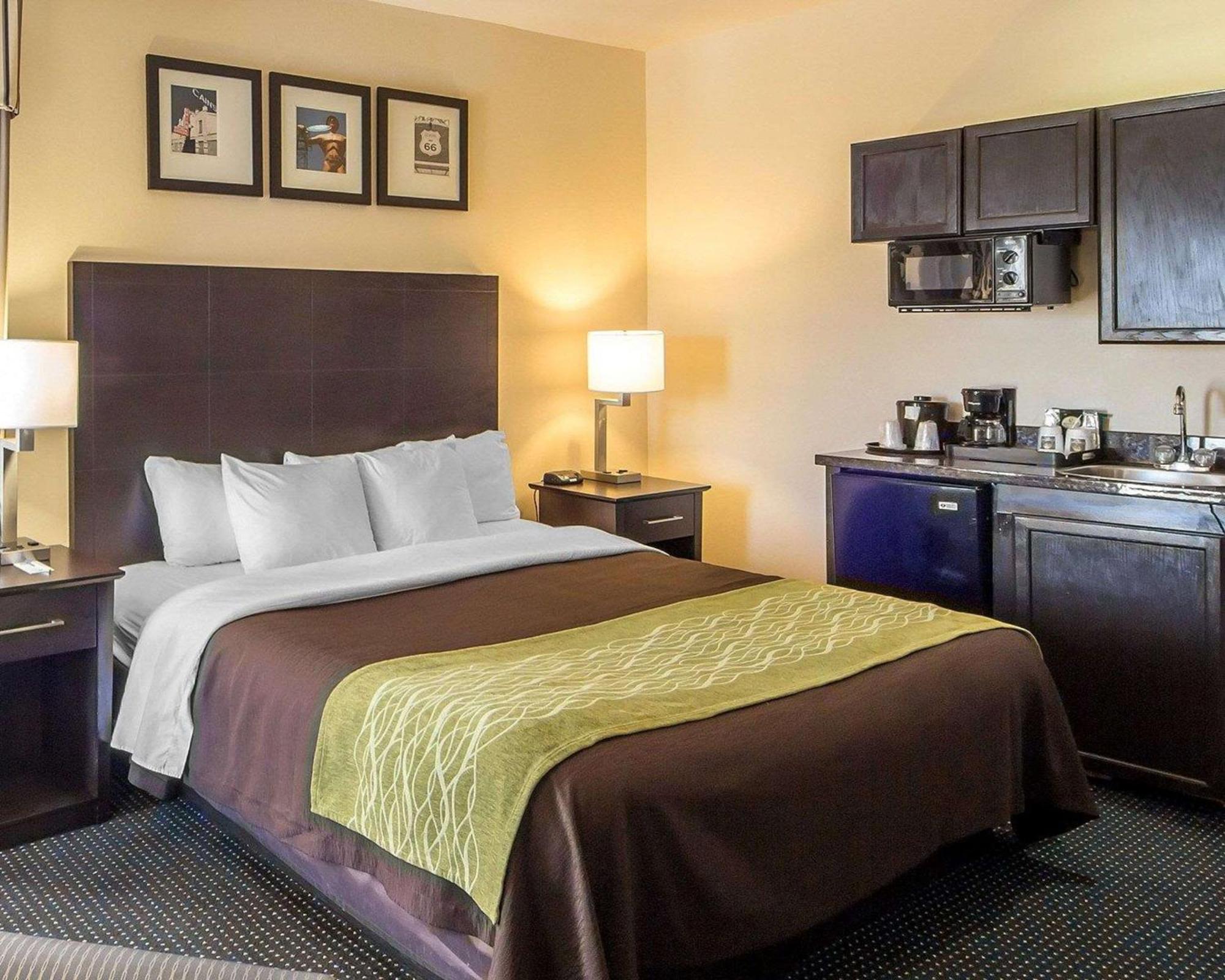 Quality Inn Tulsa-Downtown West Extérieur photo
