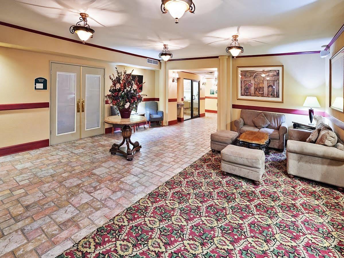 Quality Inn Tulsa-Downtown West Extérieur photo
